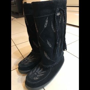 Brand new certified Manitoba Mukluks